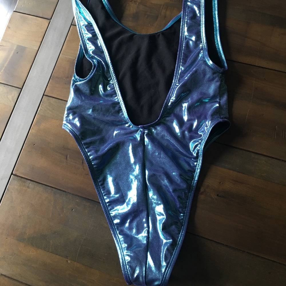 Metallic blue Wavy graphic suit NWOT - Picture 5 of 5